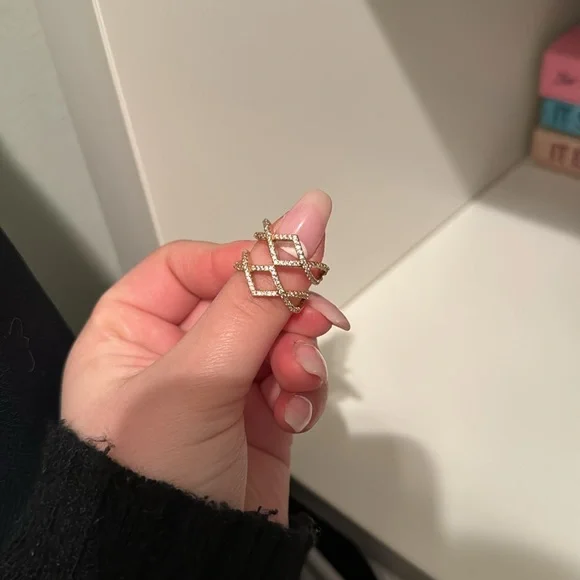 Ring - Picture 4 of 4